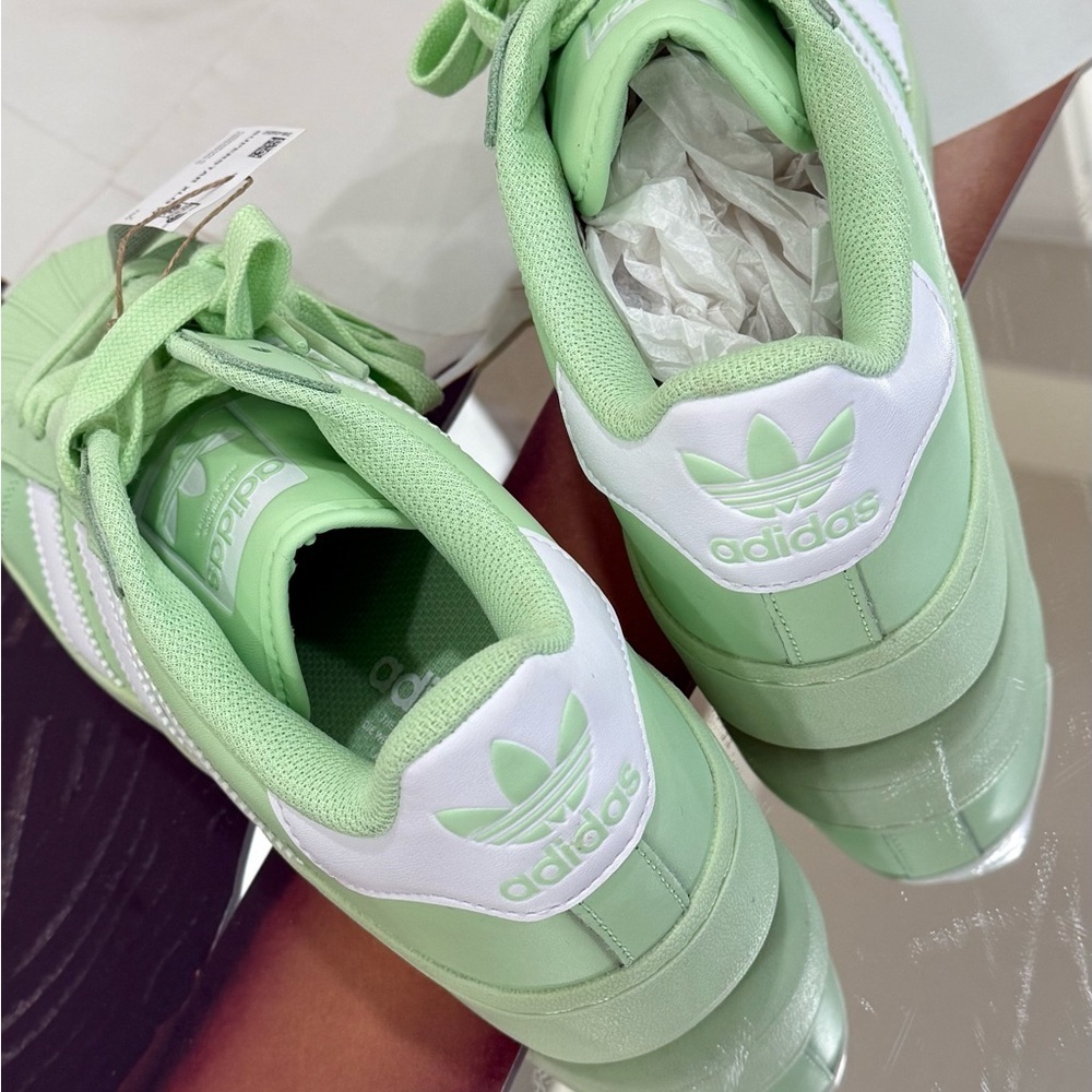 (new+tag) Adidas Women Superstar Classic — US size 8.5 green and white sneakers - Picture 4 of 6
